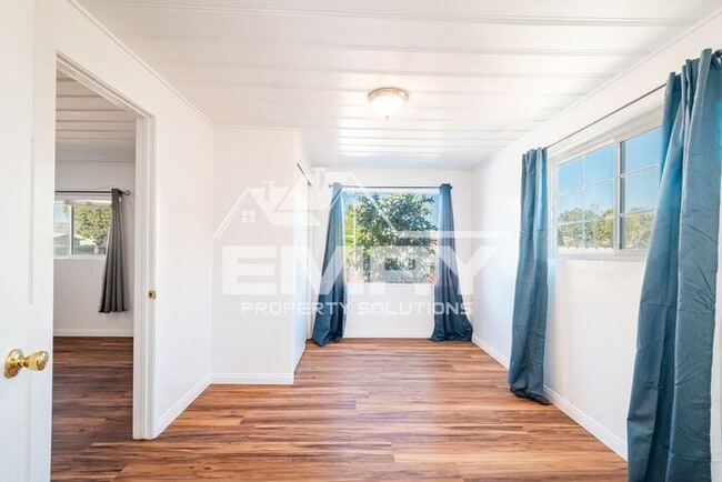 Building Photo - 2.5 bed 2 bath home for rent in Pico Rivera CA ready to move