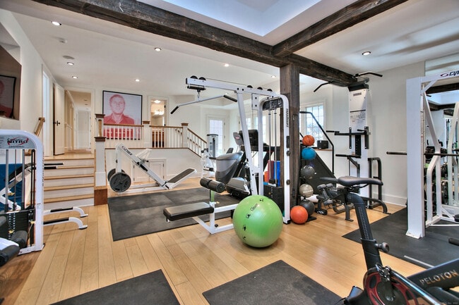 Building Photo - 15 Catamount Rd