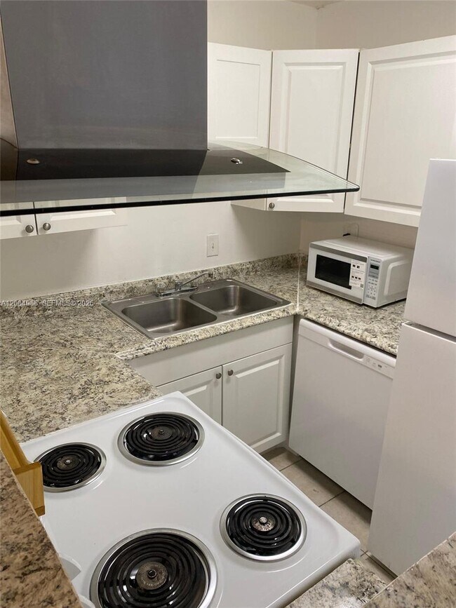 Building Photo - 3016 Coral Ridge Dr
