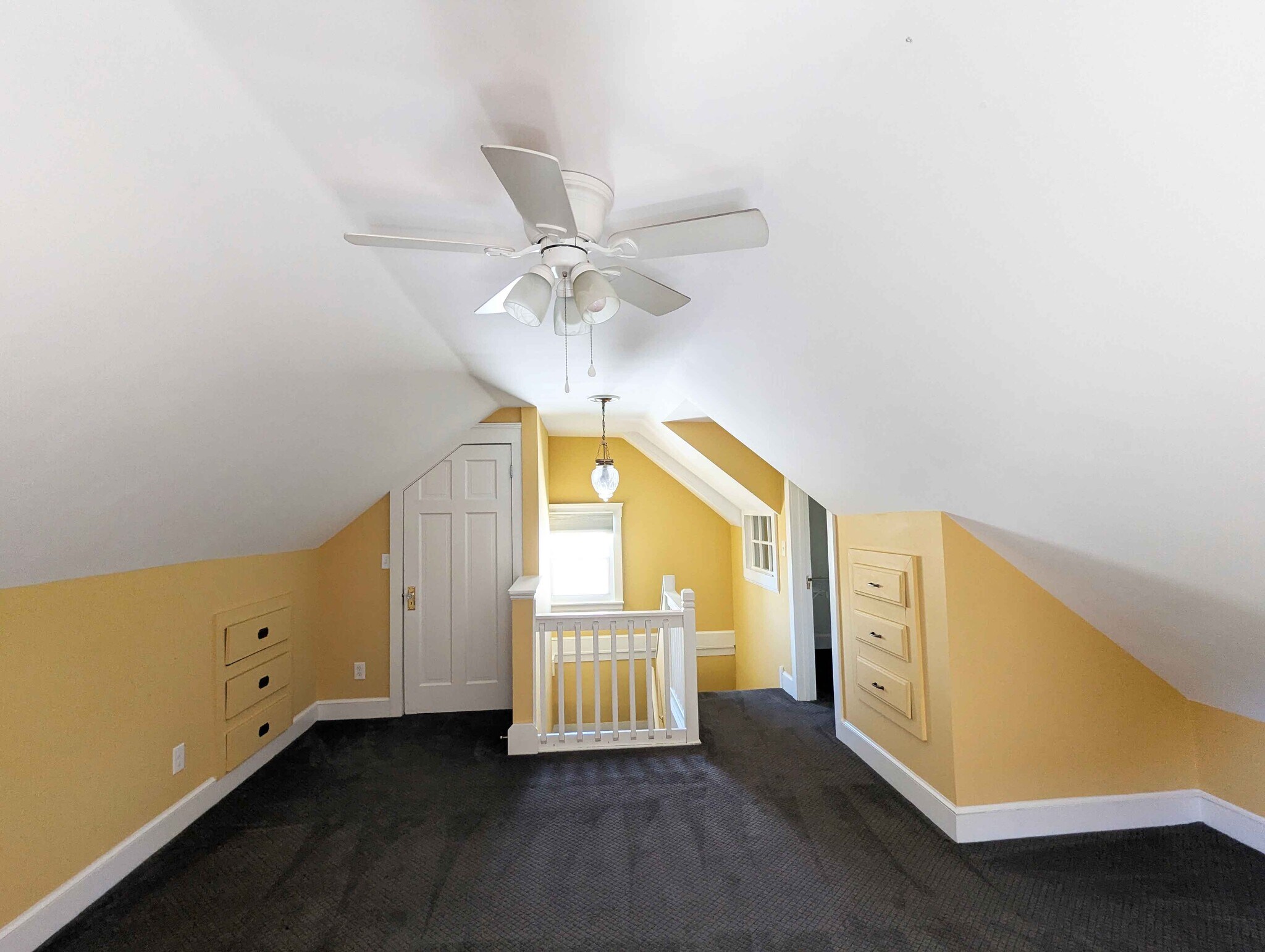 Master Suite - 1497 Lauderdale Ave