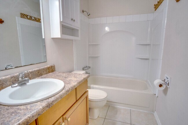 Building Photo - Completely updated 2 bedroom town home Loc...