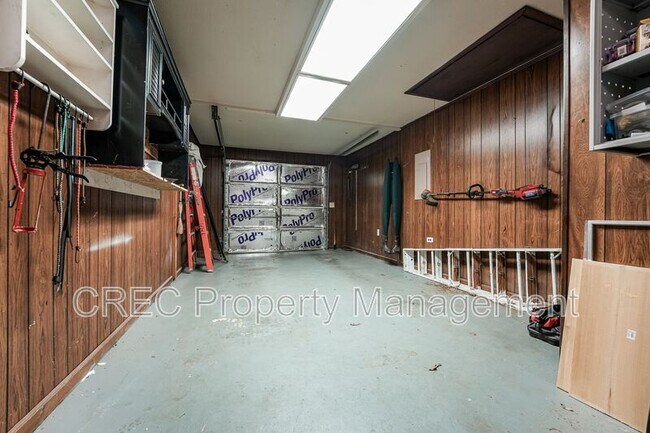 Building Photo - 111 Finch St
