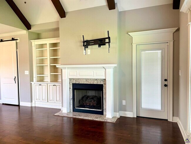 Building Photo - 104 Kloe Ct