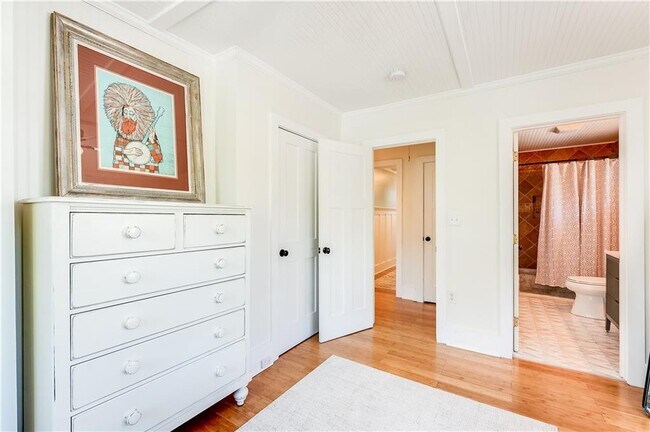 Building Photo - 45 Mortimer St SE