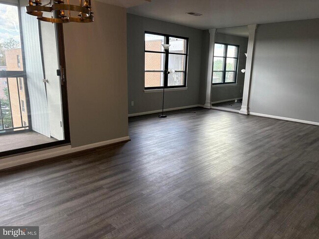 Building Photo - 6317 Park Heights Ave