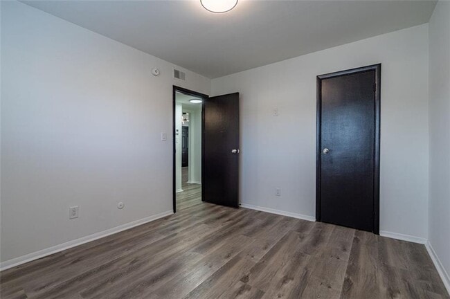 Building Photo - 740 Mozley Dr SE