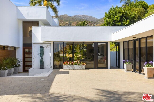 Building Photo - 3851 Sweetwater Canyon Dr