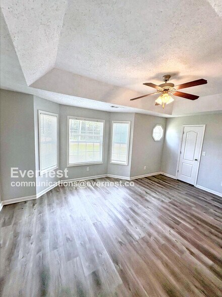 Building Photo - 8573 Thomas Rd