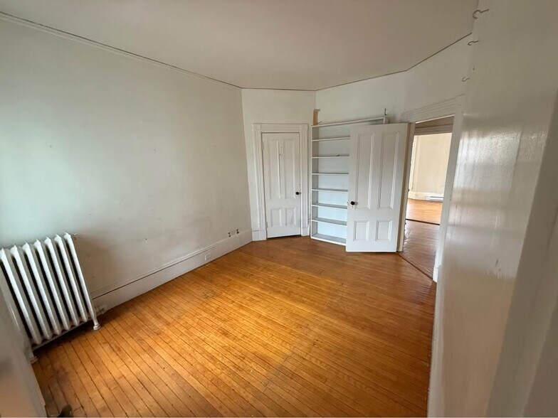 Building Photo - 8 Hurlbut St