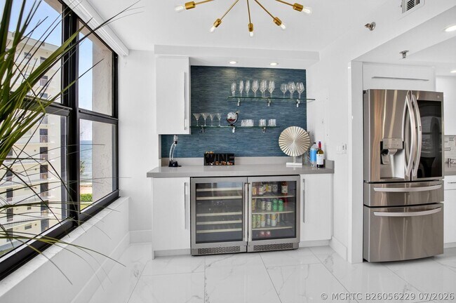 Building Photo - 3115 S Ocean Blvd