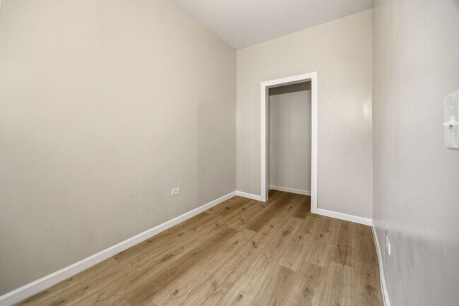 Building Photo - 1621 S Lawndale Ave