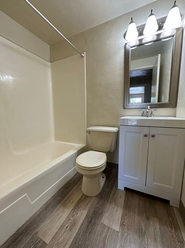 Building Photo - Tremendous Townhome in Plum with a Huge Pr...