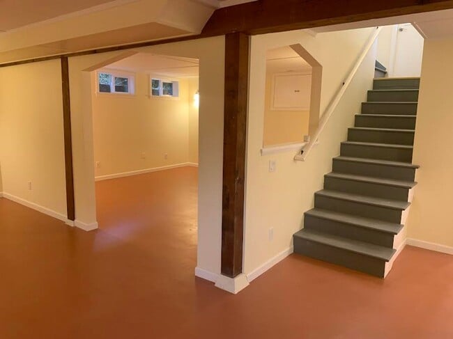 Building Photo - Impecable Remodel of Historic Eastmoreland Gem