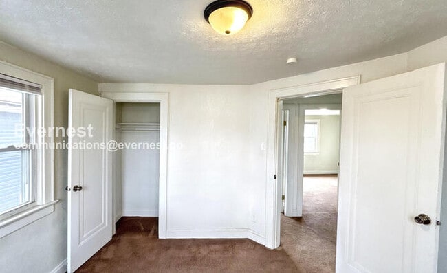 Building Photo - 1098 E 17th Ave