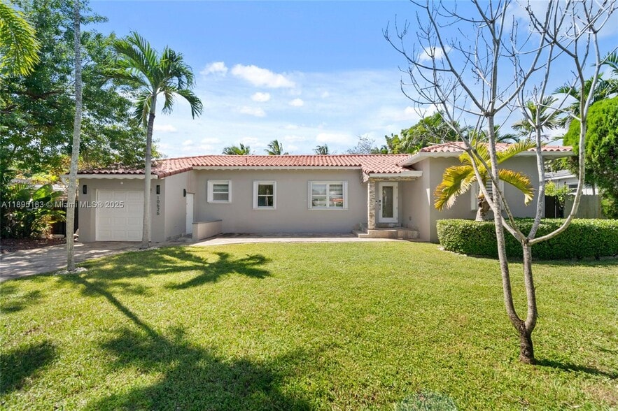 Building Photo - 10626 NE 10th Ct