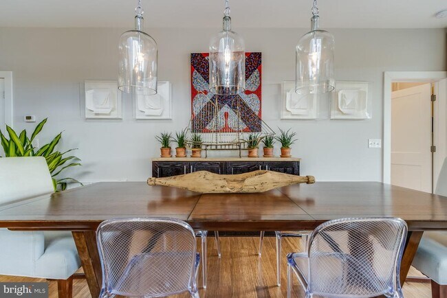 Building Photo - 34903 W Love Dr