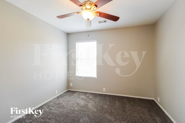 Building Photo - 923 Grand Plains Dr