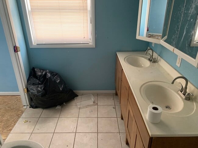 Building Photo - 116 Chestnut St