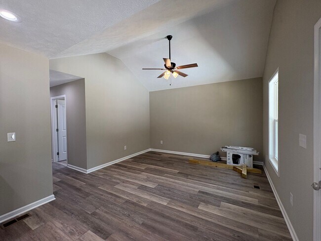 Building Photo - BRAND NEW Home with large yard in Tullahoma...