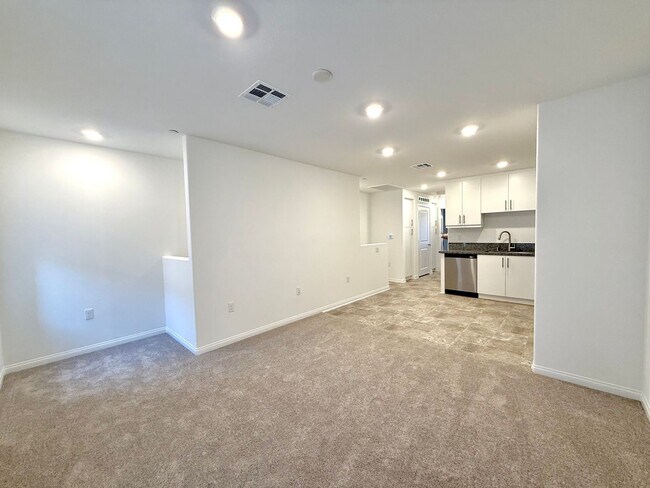 Building Photo - 26865 Millerton St