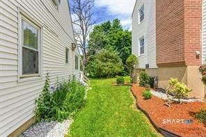 Building Photo - 98 Woodmere Rd