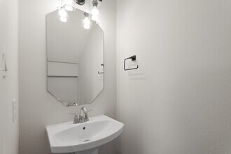 Building Photo - 5544 Shreveport Blvd