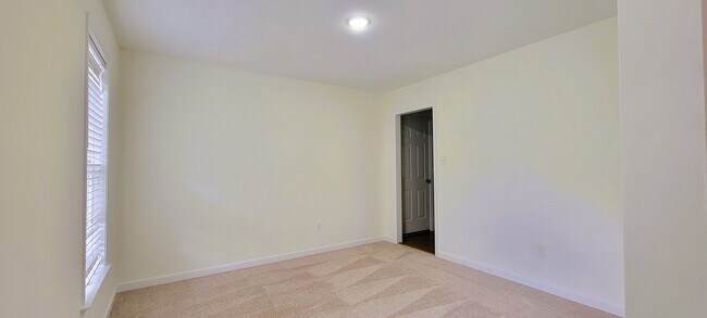 Building Photo - 12351 Grove Pl