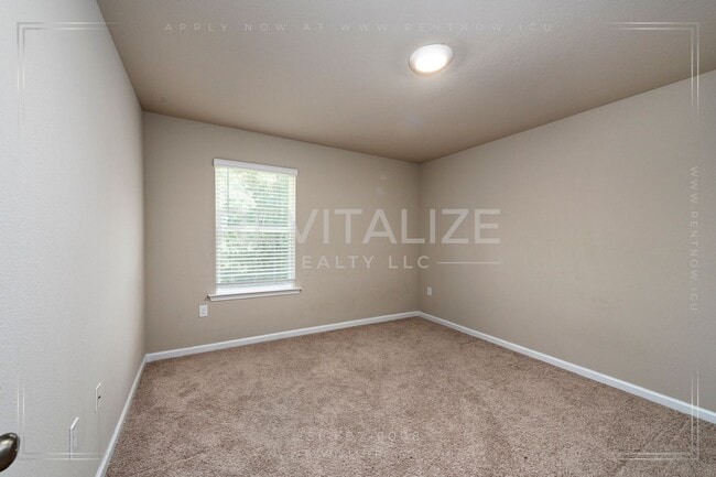 Building Photo - Stunning 2-Story 4 BD 2.5 BA House in Span...