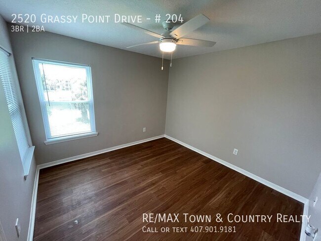 Building Photo - 2520 Grassy Point Dr