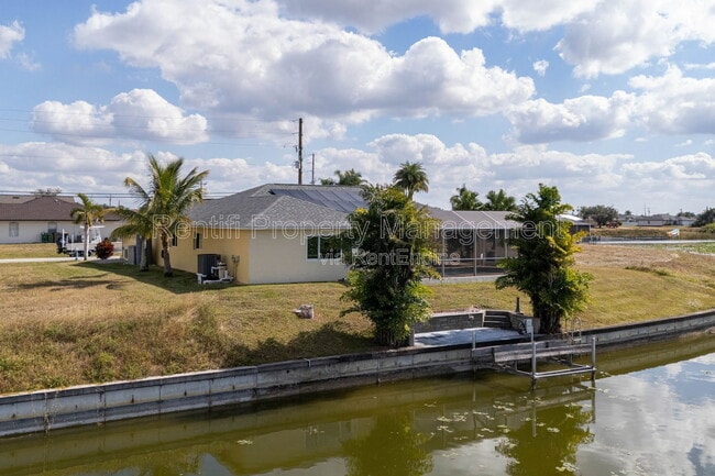 Building Photo - 304 NW 12th Ln