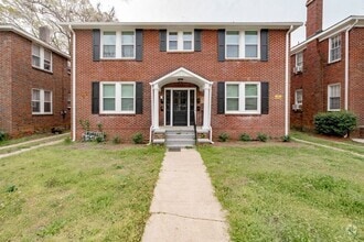 Building Photo - Charming 1 Bedroom Apartment - Section 8 A...