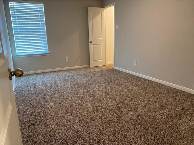 Building Photo - 229 Mount Vernon Way