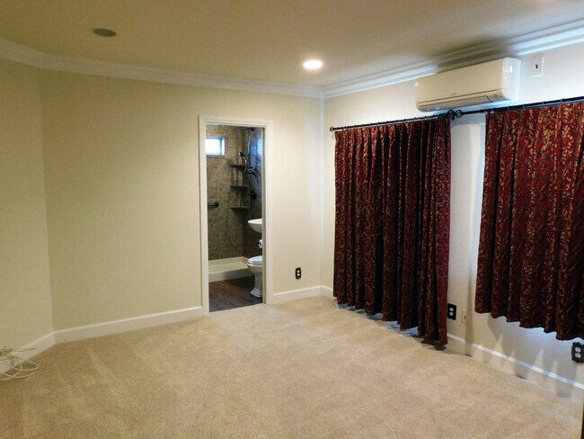 Building Photo - 56 La Venezia Ct