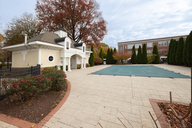 Building Photo - 49 Park Pl Cir