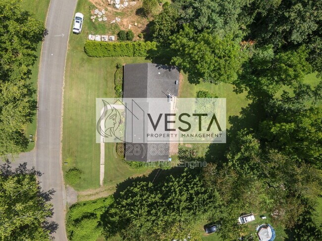 Building Photo - 90 Knob Hill Rd