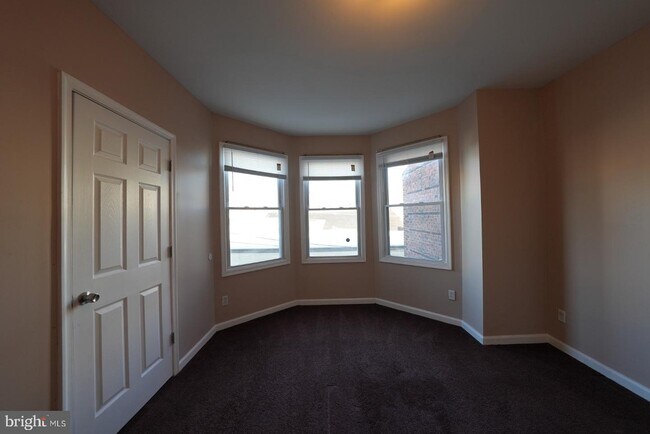 Building Photo - 5214 Heston St