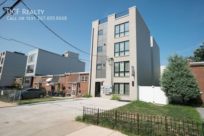 Building Photo - Two Bedroom Fairmount Apartment