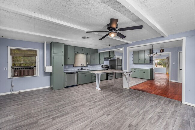 Building Photo - 1416 NW 23rd St