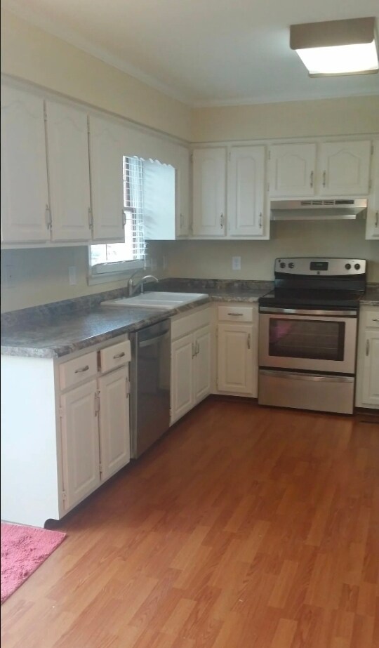 Building Photo - 1024 Sumac Cir