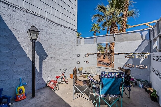 Building Photo - 5168 Garden Ln