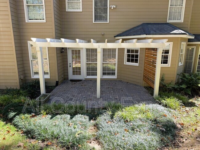 Building Photo - 4545 Sudbury Ct