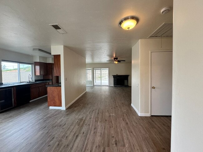 Building Photo - 3BR/2BA Home AVAILABLE NOW For Rent in El Cajon!
