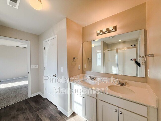 Building Photo - 475 Walters Run Dr