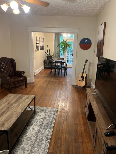 Building Photo - 2802 Park Ave