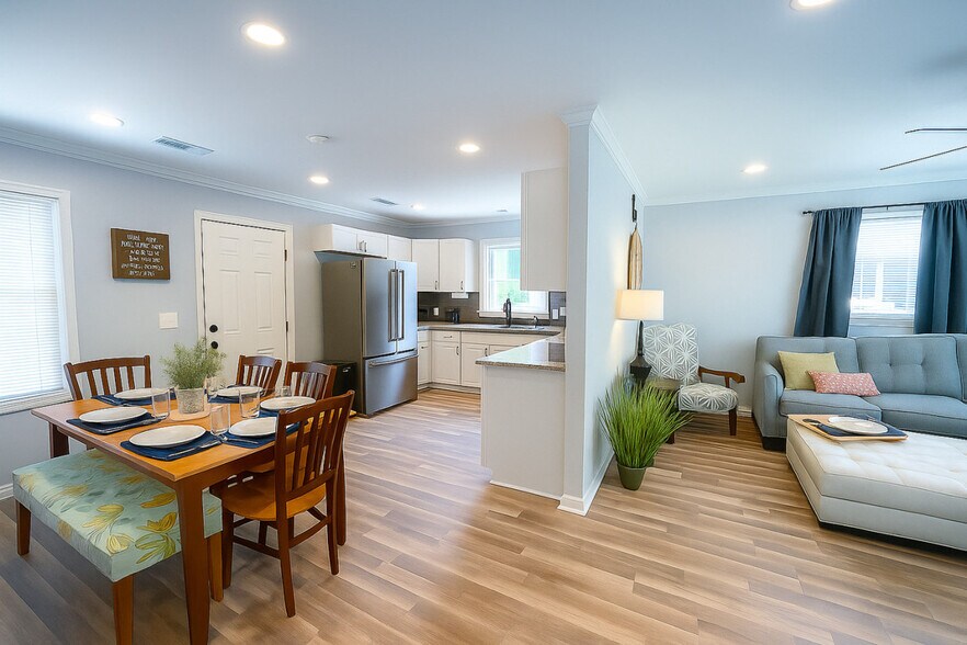 Building Photo - 3830 Manchester Dr