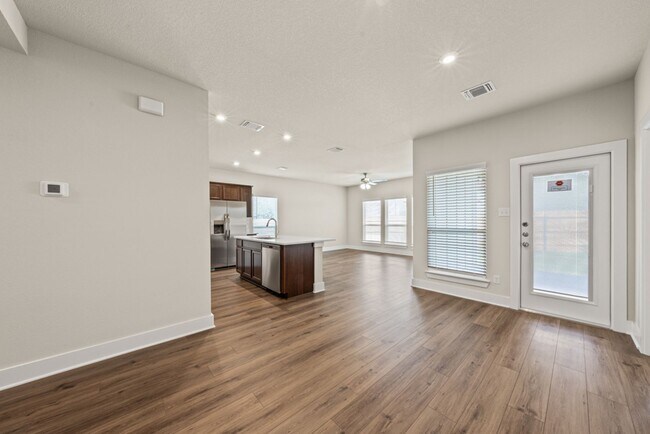 Building Photo - Modern Comfort Meets Style in Hartrick Ranch