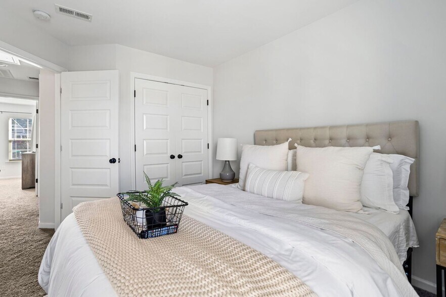 Building Photo - 193 Northwood St