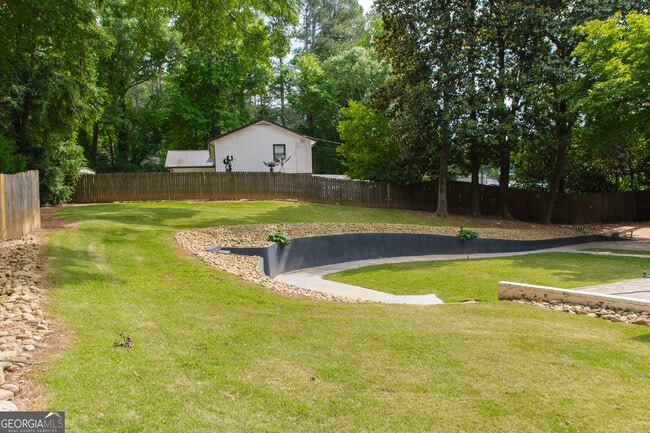 Building Photo - 4090 Land O Lakes Dr NE
