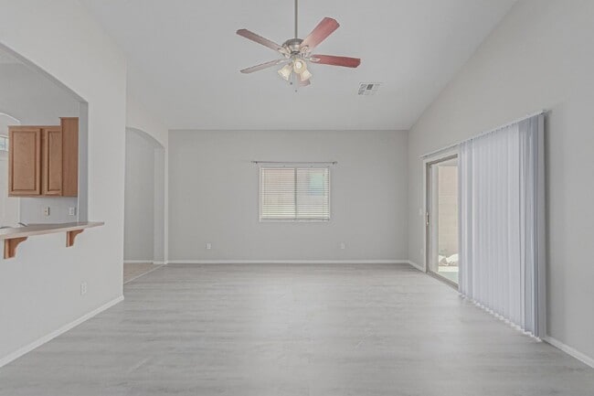 Building Photo - 11914 N 150th Ln