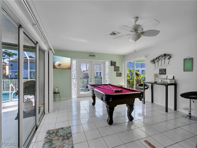 Building Photo - 908 SE 35th Terrace